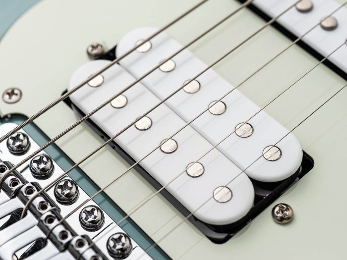 بریج گیتار الکتریک IBANEZ AZES40 - MGR